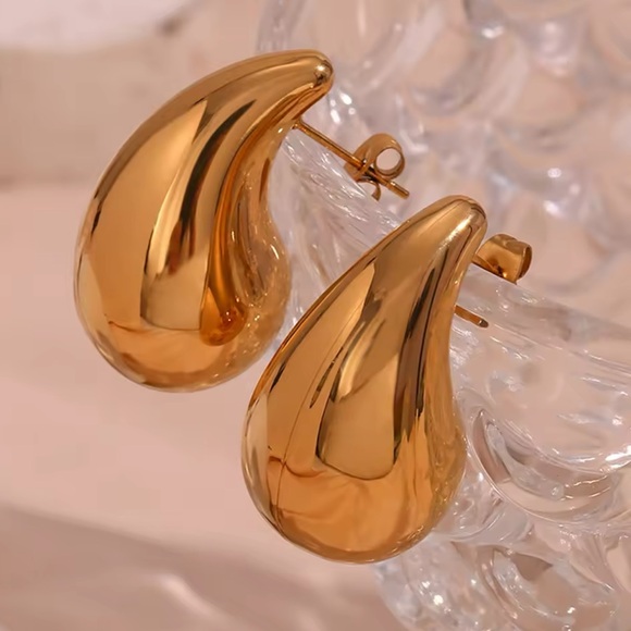 ◾️18K Gold Plated Waterdrop Earrings - Picture 9 of 11